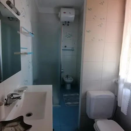 Loretta Apartment *