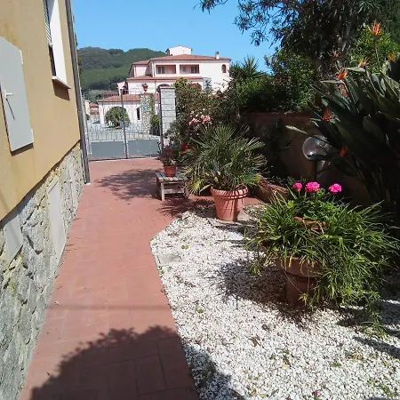 Loretta Apartman Marciana Marina